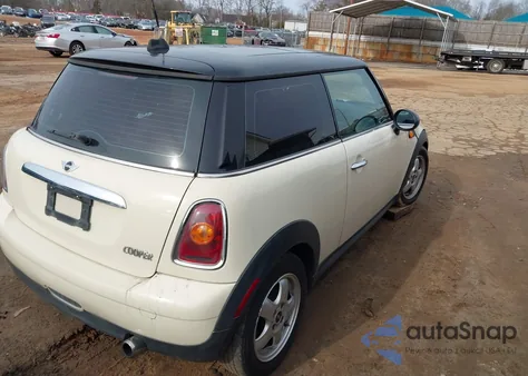 2008 Mini Cooper z USA, uszkodzony, nr VIN WMWMF33538TT62095